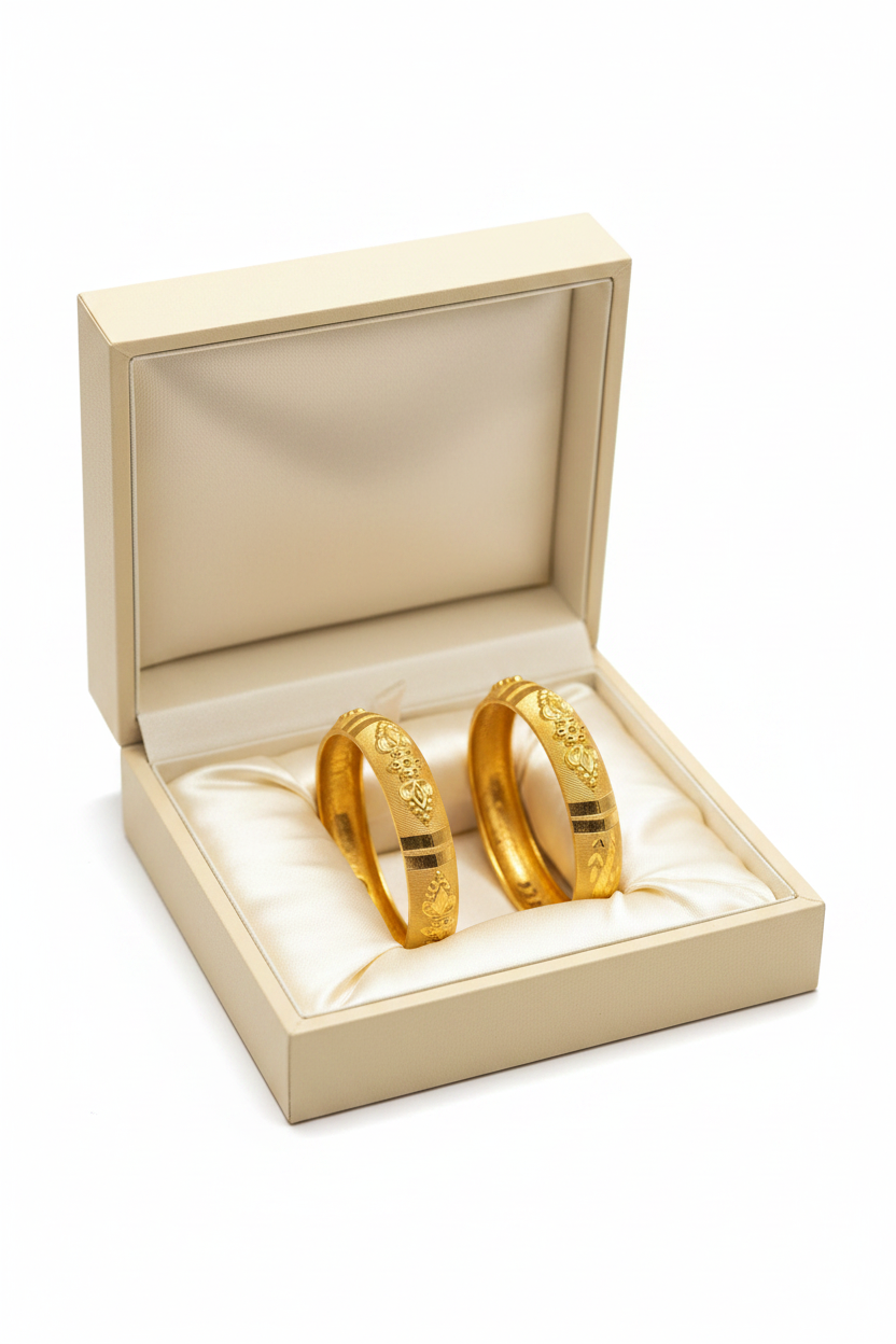 Exquisite Gold-Polished Bangle