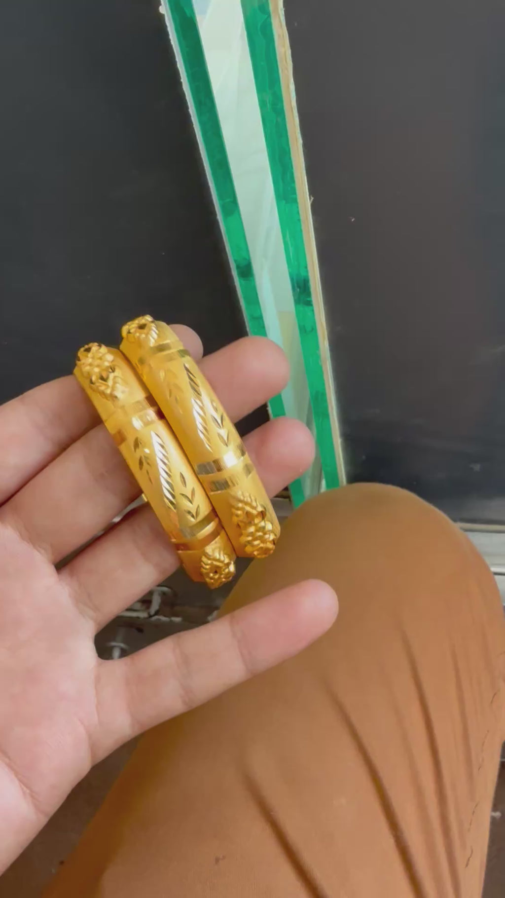Exquisite Gold-Polished Bangle