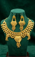 Exquisite Gold-Polished Bridal Jewelry Set (Necklace & Earrings)