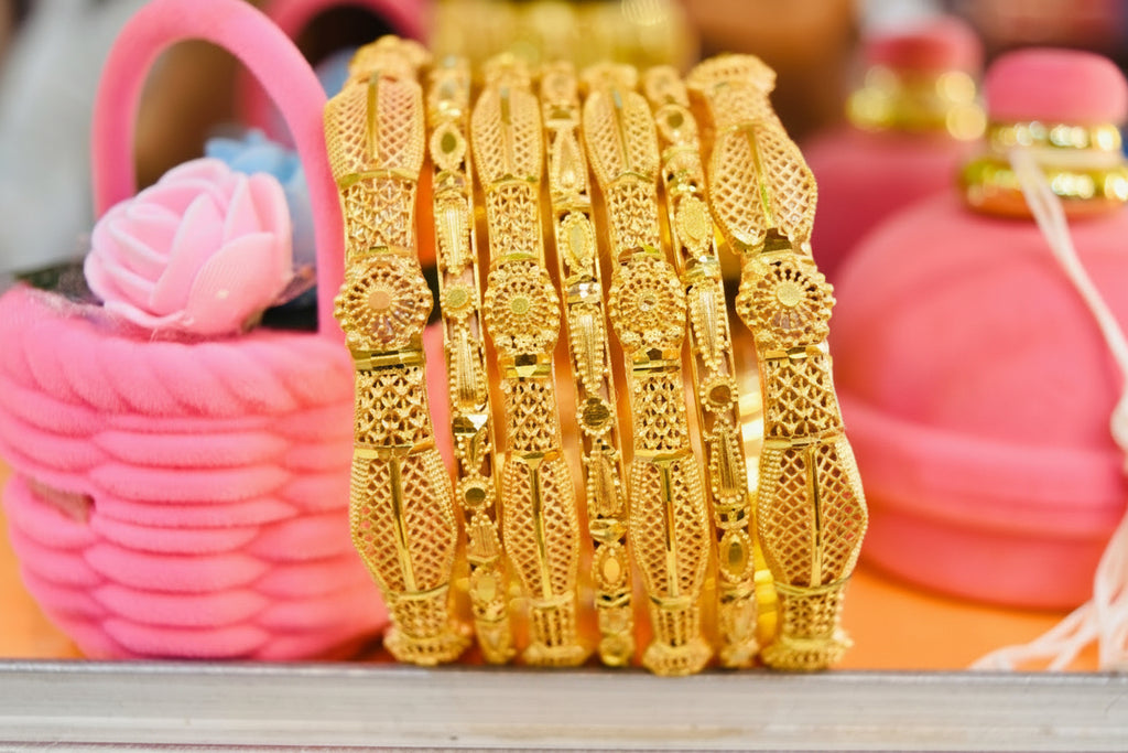 Elegant & Stylish Beautiful Bangles Set With Fancy Jewelry Box Free❤️