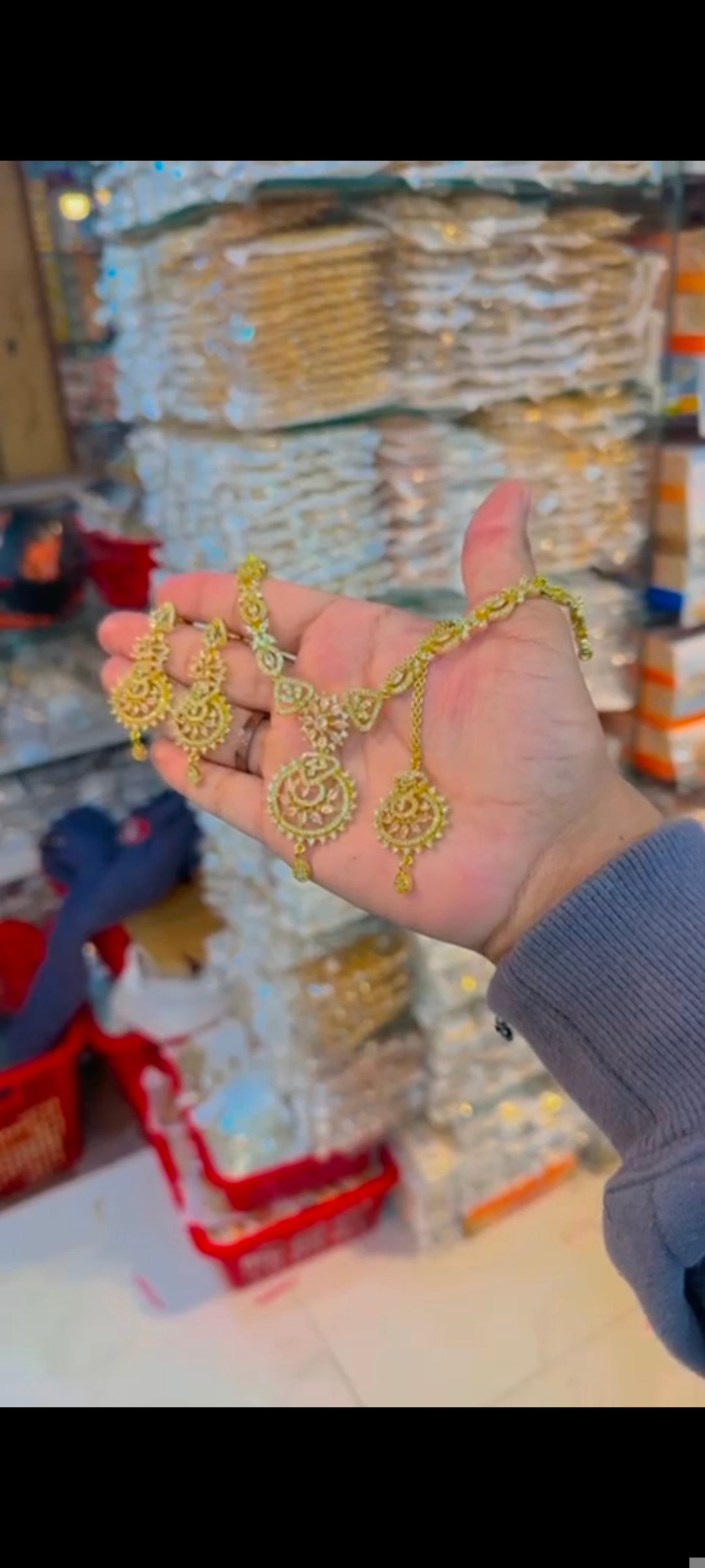 Elegant Zarkoon Jewelry Set – Necklace & Earrings